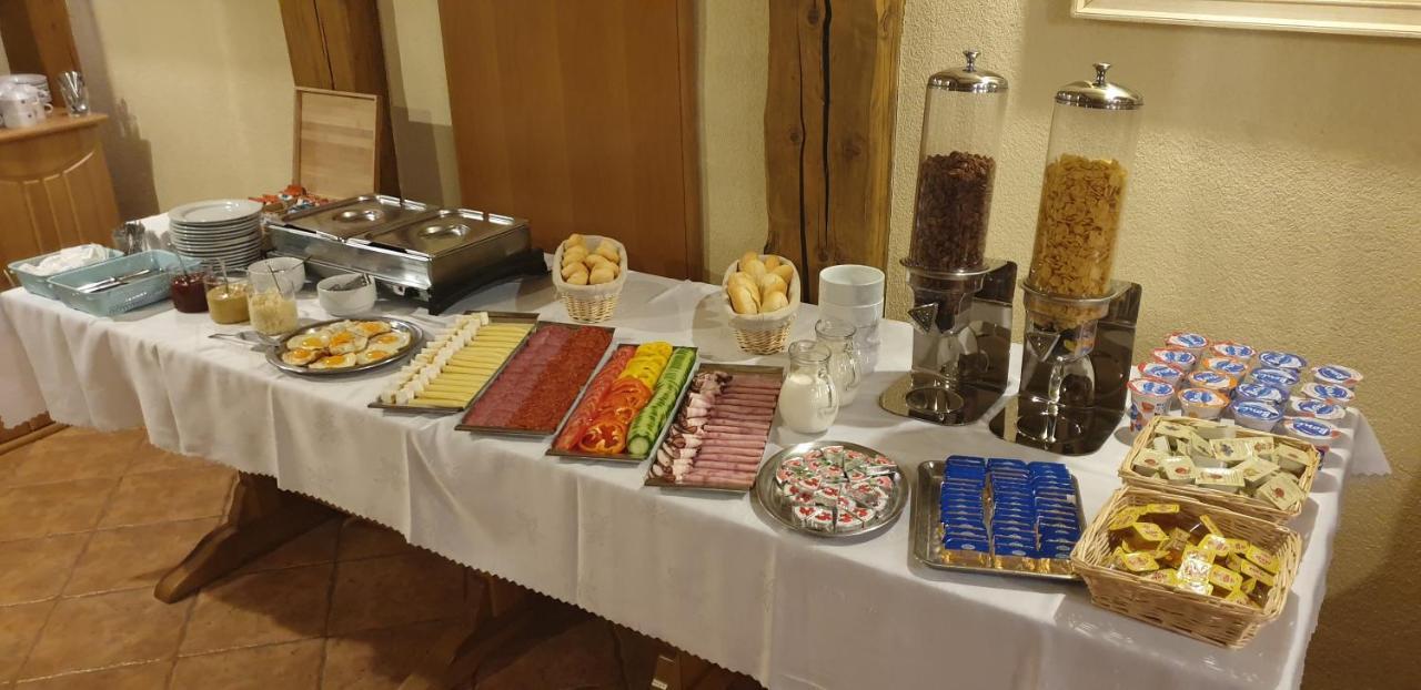 Forrest Hotel Chomutov Luaran gambar