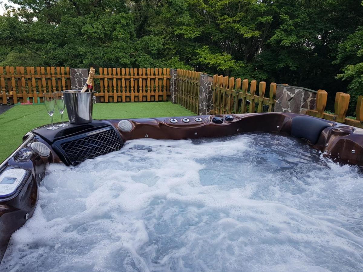 Forrest Hotel Chomutov Luaran gambar