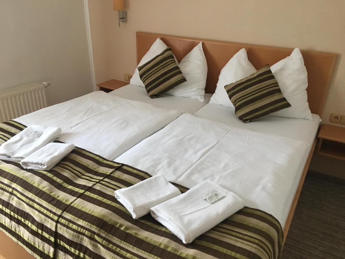 Forrest Hotel Chomutov Luaran gambar