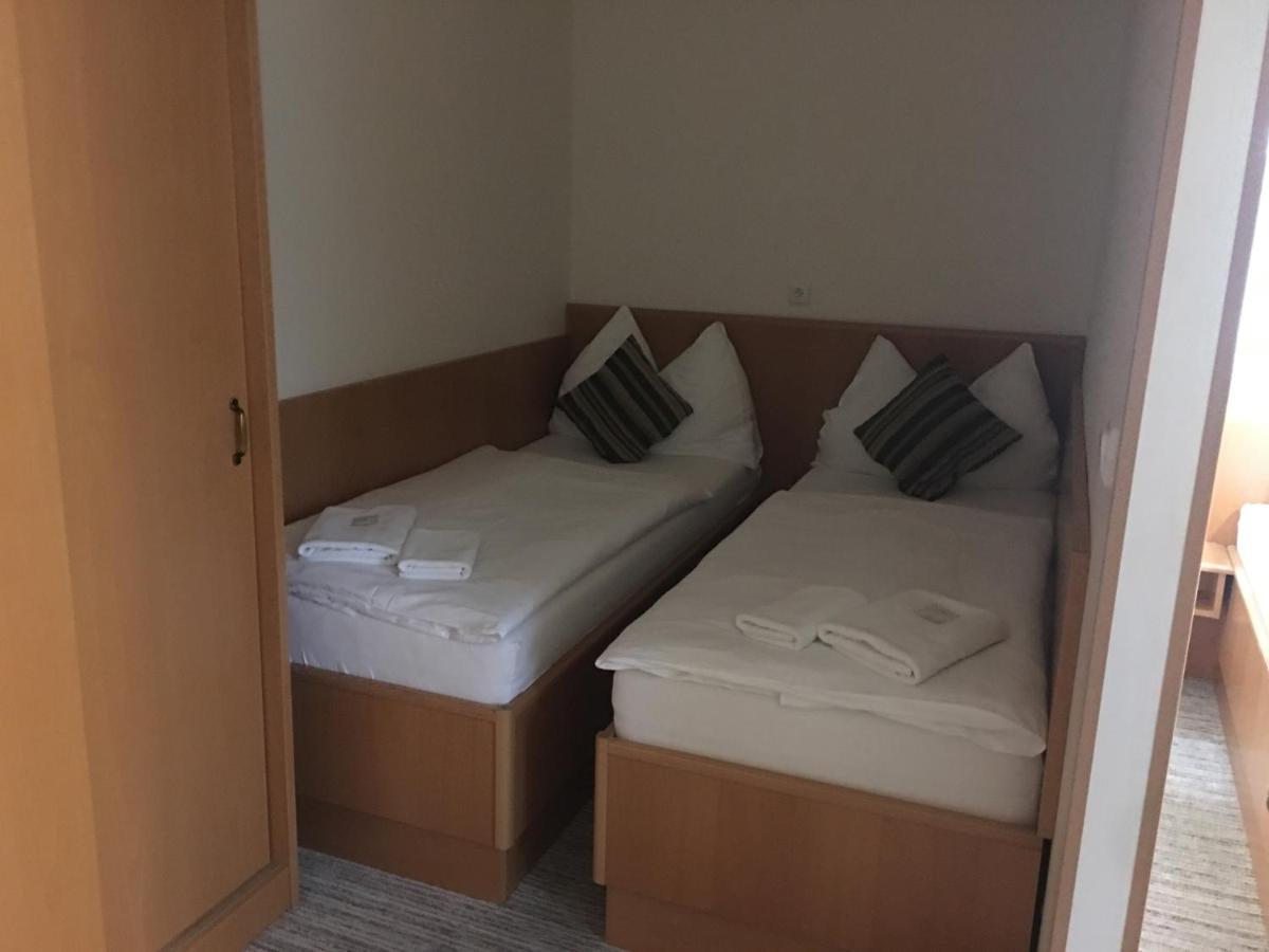 Forrest Hotel Chomutov Luaran gambar